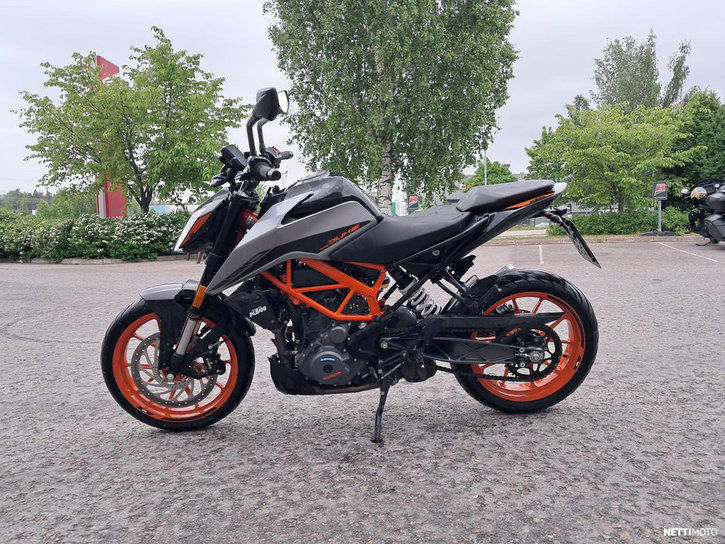 Moottoripyörä KTM 390 2022 25696472