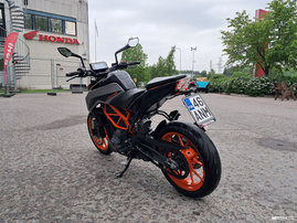 Moottoripyörä KTM 390 2022 25696474
