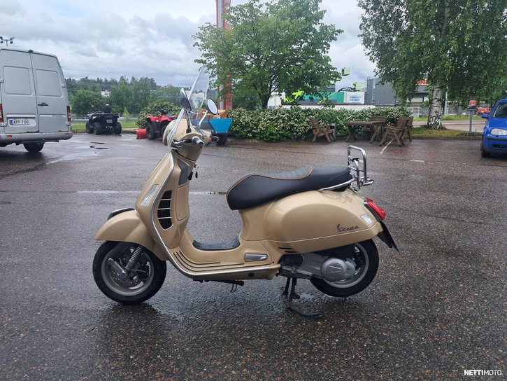 Skootteri Vespa GTS 2018 25771622