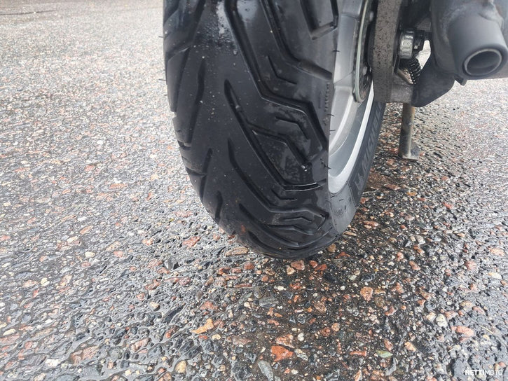 Skootteri Vespa GTS 2018 25771640