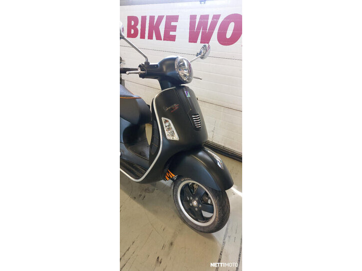 Skootteri Vespa GTS 2015 25782312