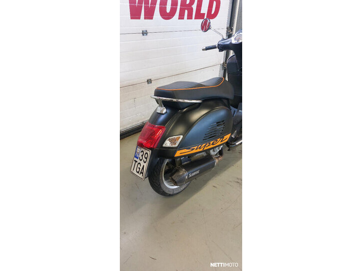 Skootteri Vespa GTS 2015 25782315