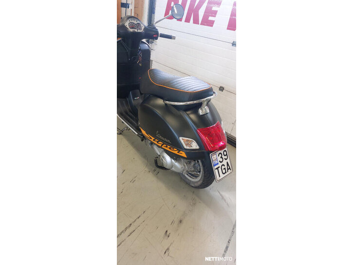 Skootteri Vespa GTS 2015 25782326