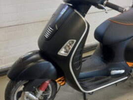 Skootteri Vespa GTS 2015 25782328