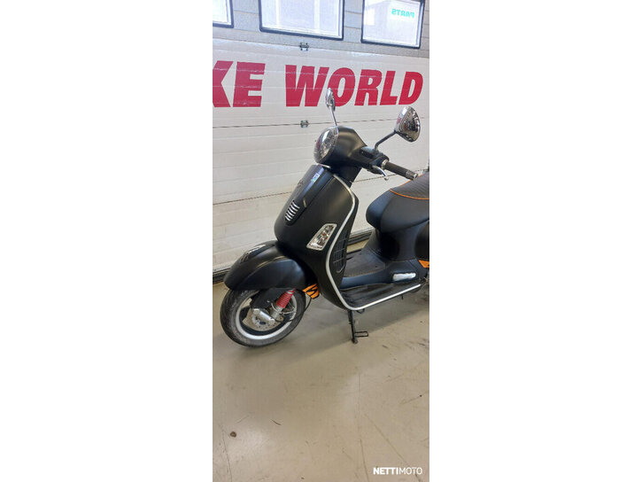 Skootteri Vespa GTS 2015 25782328