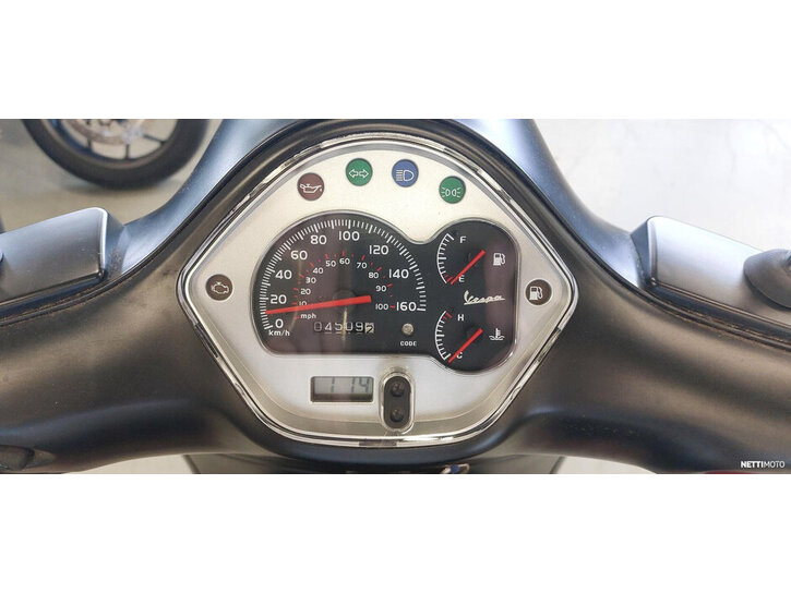 Skootteri Vespa GTS 2015 25782329
