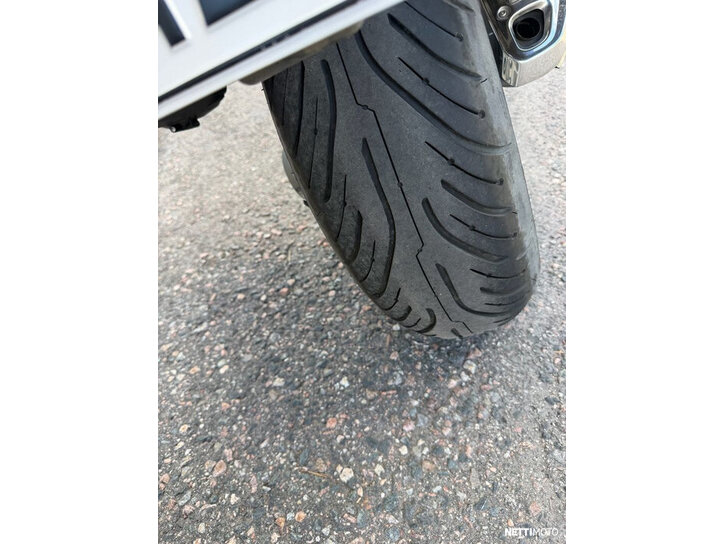 Moottoripyörä Honda VFR 2011 25927636