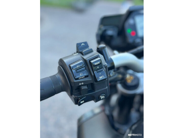Moottoripyörä Yamaha MT-10 2018 25929117