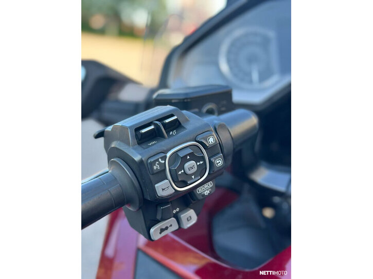 Moottoripyörä Honda GL 2019 25934771