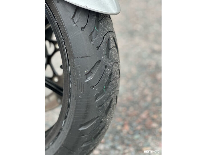 Moottoripyörä Suzuki GSX 2022 25985091