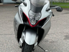 Moottoripyörä Suzuki GSX 2022 25985096