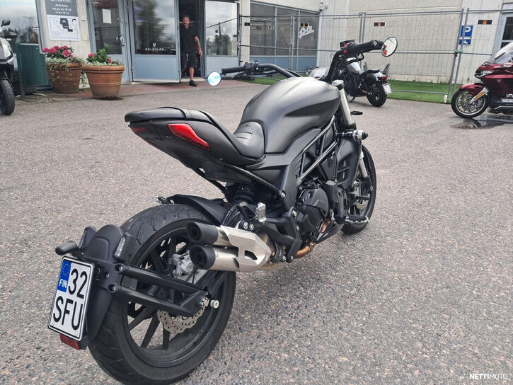 Moottoripyörä Benelli 502 Cruiser 2020 26000799