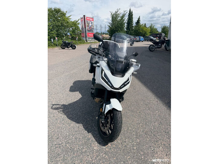 Moottoripyörä Honda NT 2022 26007738
