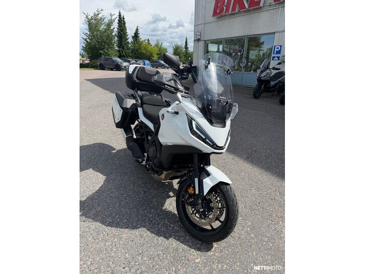 Moottoripyörä Honda NT 2022 26007740