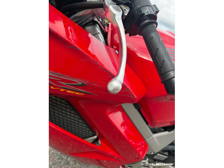 Moottoripyörä Honda VFR 2003 26008040