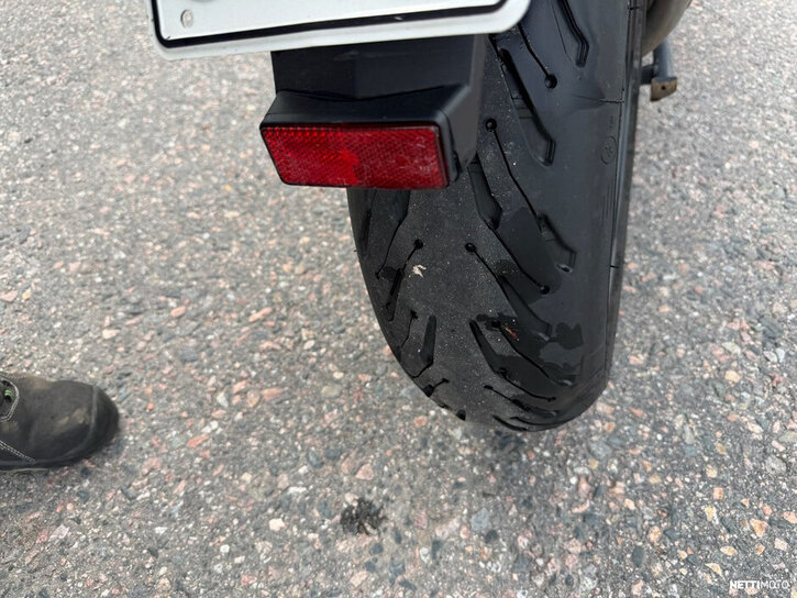Moottoripyörä Honda VFR 2003 26008050