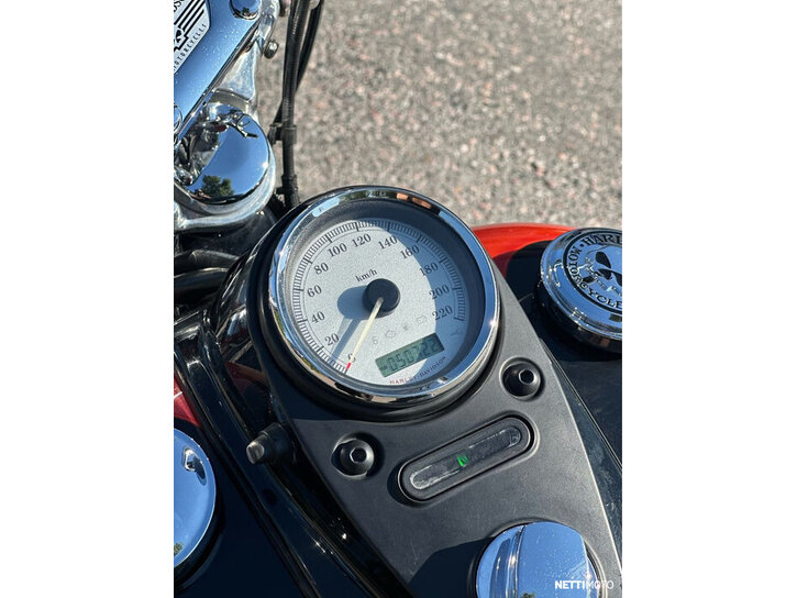 Moottoripyörä Harley-Davidson Dyna 2010 26068931