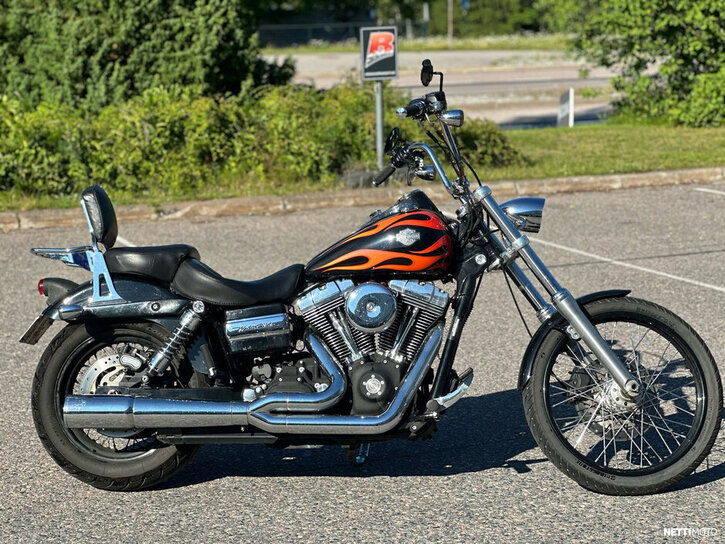 Moottoripyörä Harley-Davidson Dyna 2010 26068984