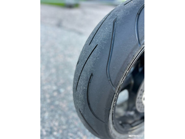 Moottoripyörä Yamaha FZ1 2008 26321844