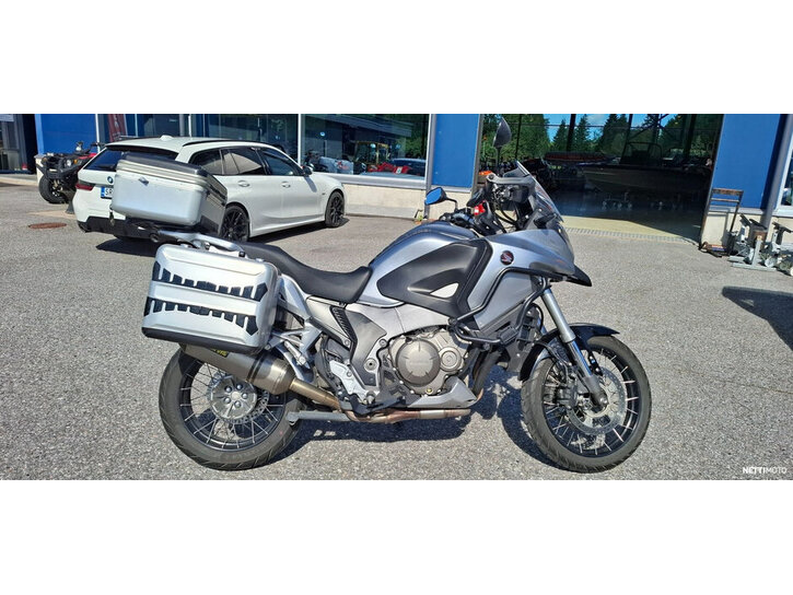 Moottoripyörä Honda VFR 2012 26342430