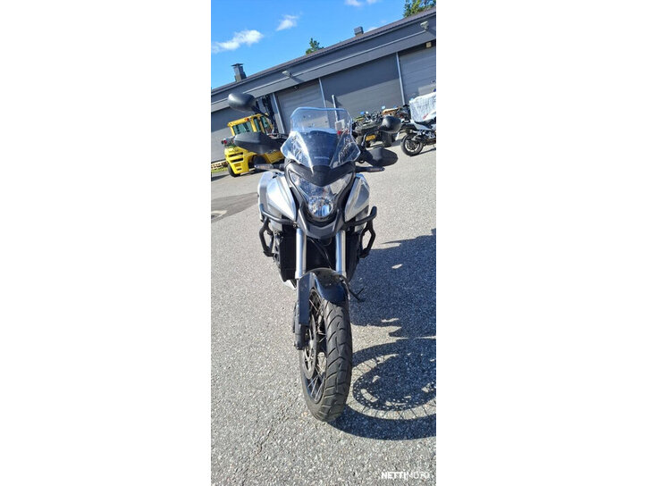 Moottoripyörä Honda VFR 2012 26342436