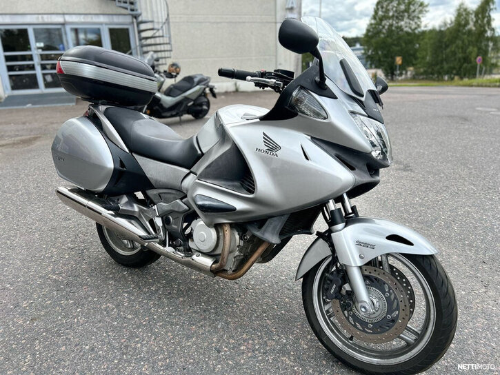 Moottoripyörä Honda NT 2008 26460543