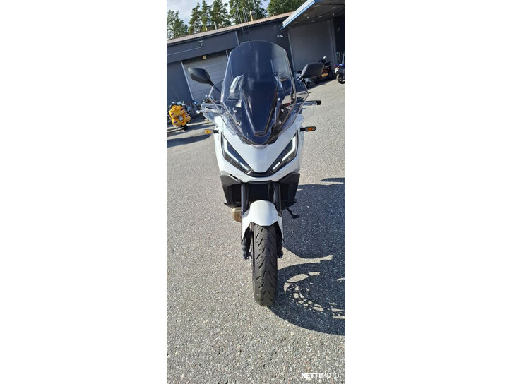 Moottoripyörä Honda NT 2023 26643859