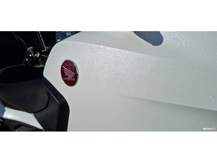 Moottoripyörä Honda NT 2023 26643861