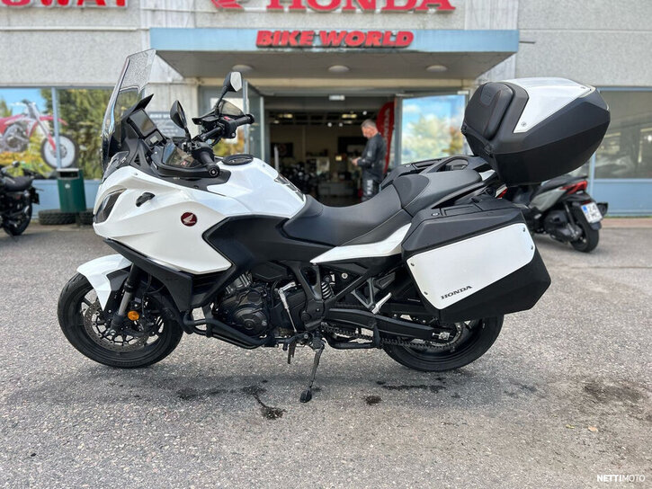 Moottoripyörä Honda NT 2022 26670694