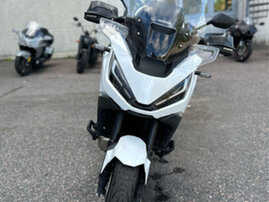 Moottoripyörä Honda NT 2022 26670705