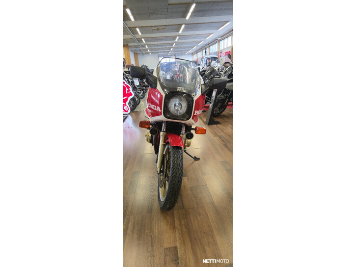 Moottoripyörä Honda CB 1981 26833333