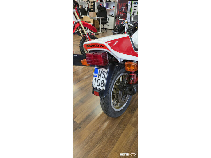 Moottoripyörä Honda CB 1981 26833335