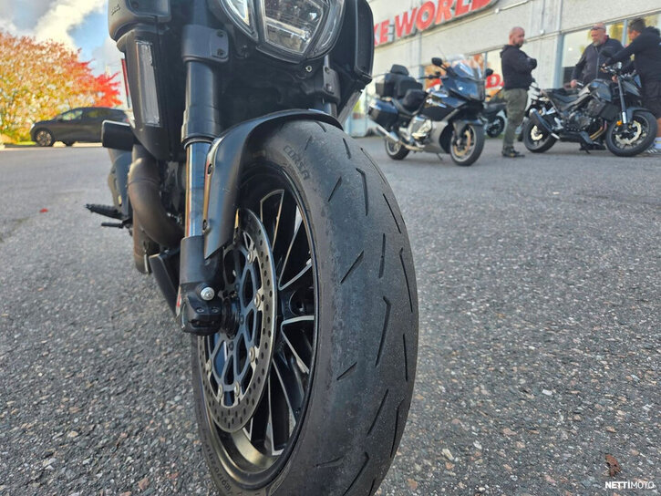 Moottoripyörä Ducati Diavel 2015 26888929