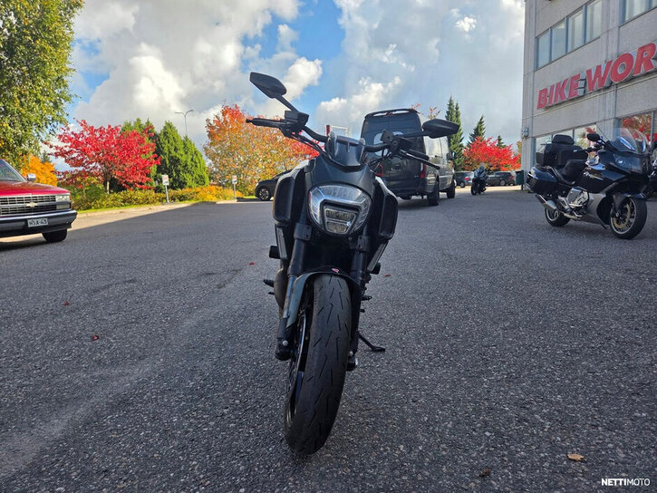 Moottoripyörä Ducati Diavel 2015 26888937