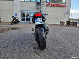 Moottoripyörä Yamaha FZ1-N 2011 26890903