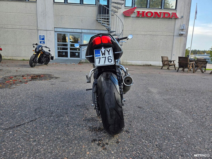 Moottoripyörä Yamaha FZ1-N 2011 26890903