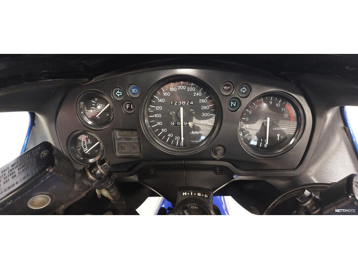 Moottoripyörä Honda CBR 2001 27051111