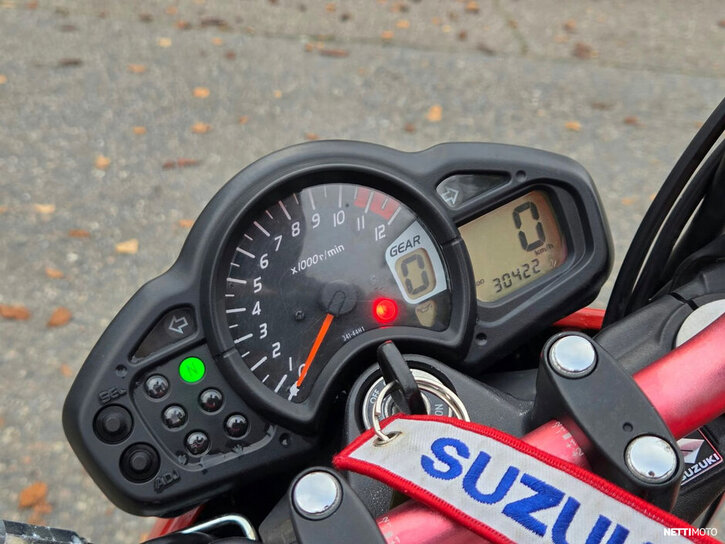 Moottoripyörä Suzuki SFV 650 Gladius 2010 27051315