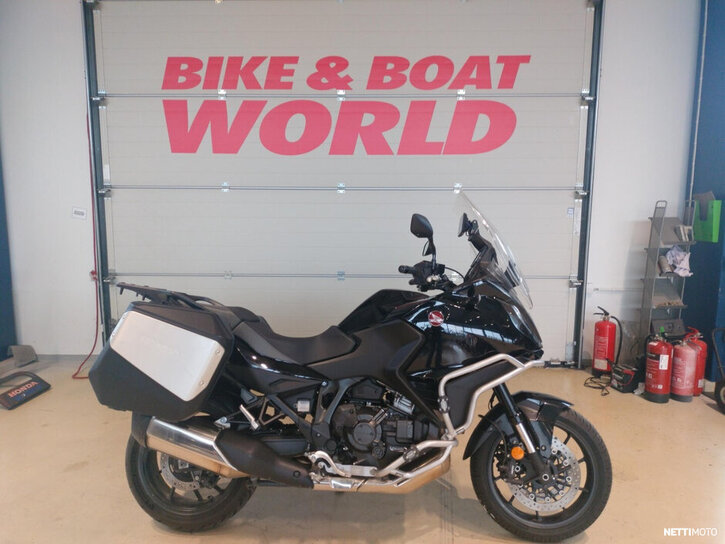 Moottoripyörä Honda NT 2022 27122714