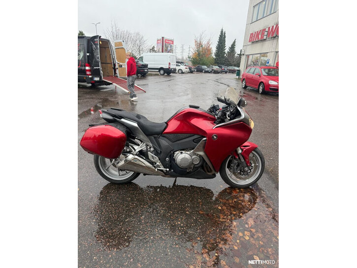 Moottoripyörä Honda VFR 2010 27135320