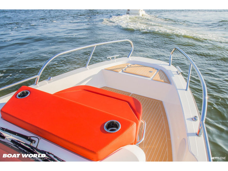 Moottorivene Nimbus T8 2024 3059087