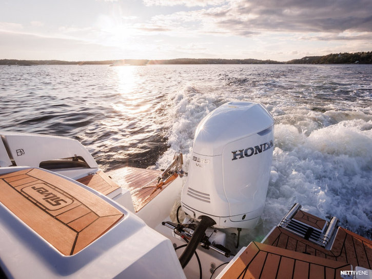 Moottorivene Silver Raptor 2025 3130200