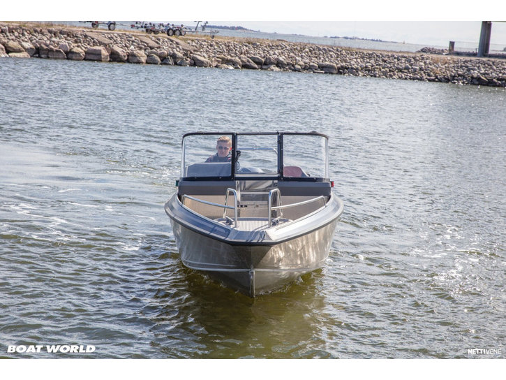 Moottorivene Buster X 2021 3220294