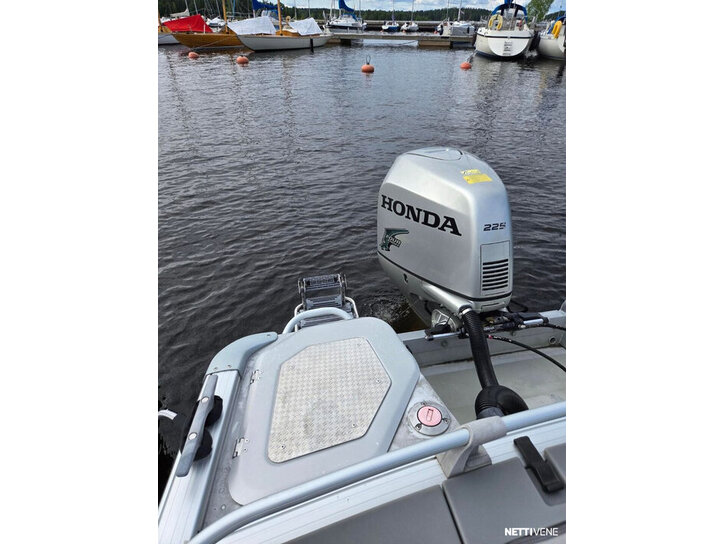 Moottorivene Buster Magnum 2006 3389652