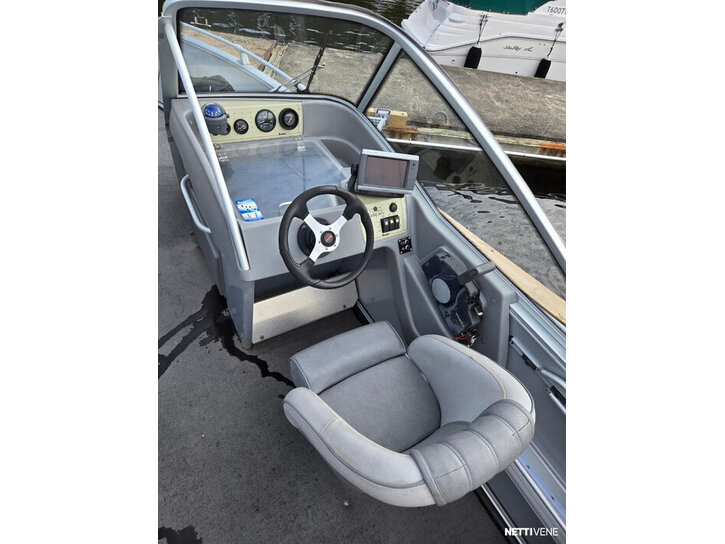 Moottorivene Buster Magnum 2006 3389655