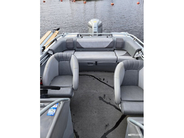 Moottorivene Buster Magnum 2006 3389656