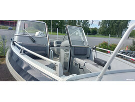 Moottorivene Buster Magnum 2006 3389666