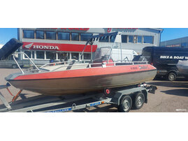 Buster L  1047092