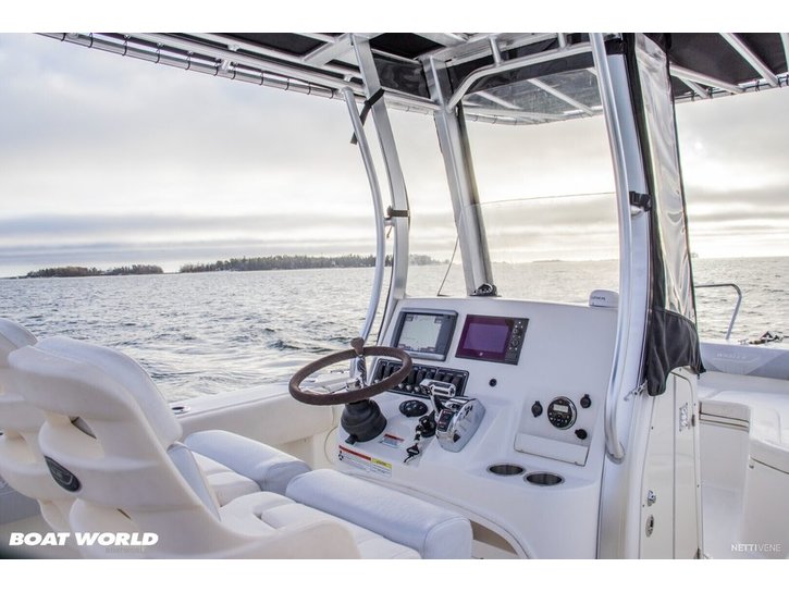 Moottorivene Boston Whaler 220 Outrage 2011 2675732