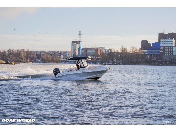 Moottorivene Boston Whaler 220 Outrage 2011 2675737